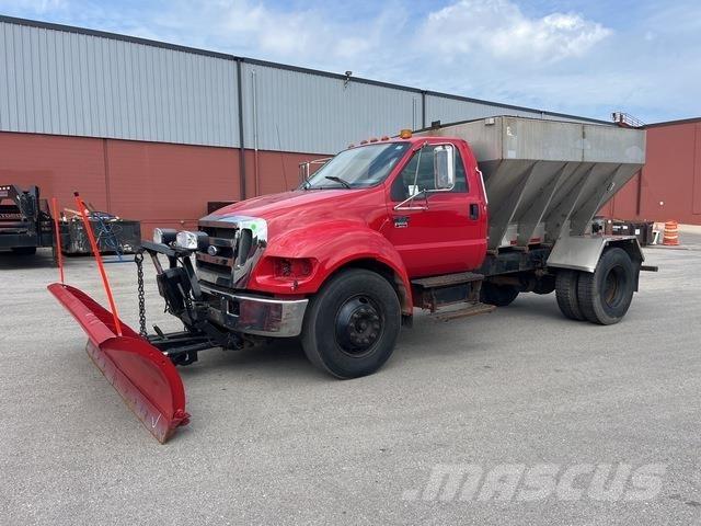 Ford F-650 Snöblad och plogar