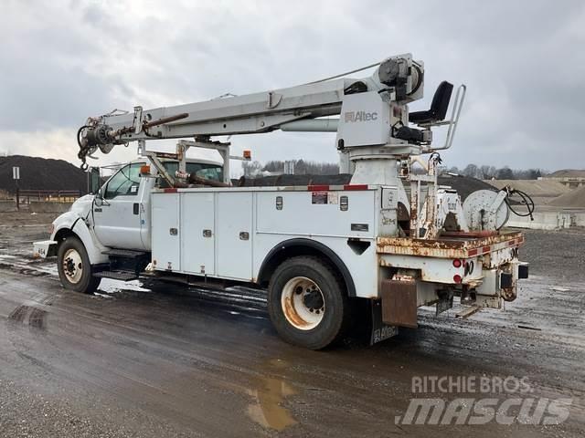 Ford F-750 Lastbilar med borraggregat
