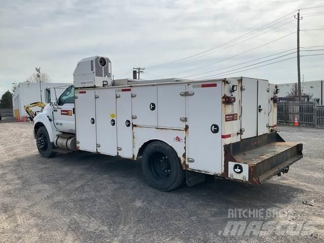 Ford F-750 Plogbilar