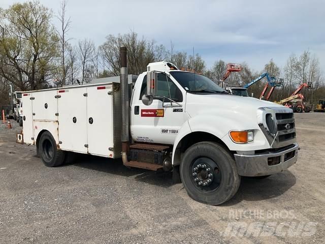 Ford F-750 Plogbilar