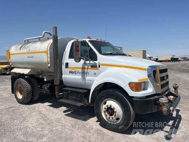 Ford F-750 Vattentankbilar