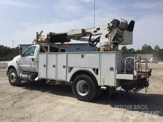Ford F-750 Lastbilar med borraggregat