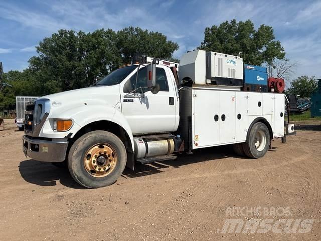 Ford F-750 Plogbilar