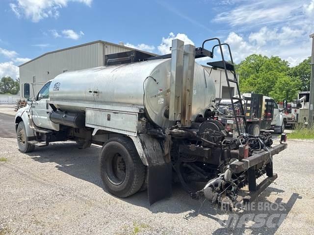 Ford F-750 Cementbil