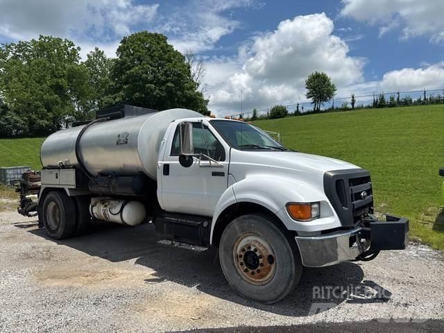 Ford F-750 Cementbil