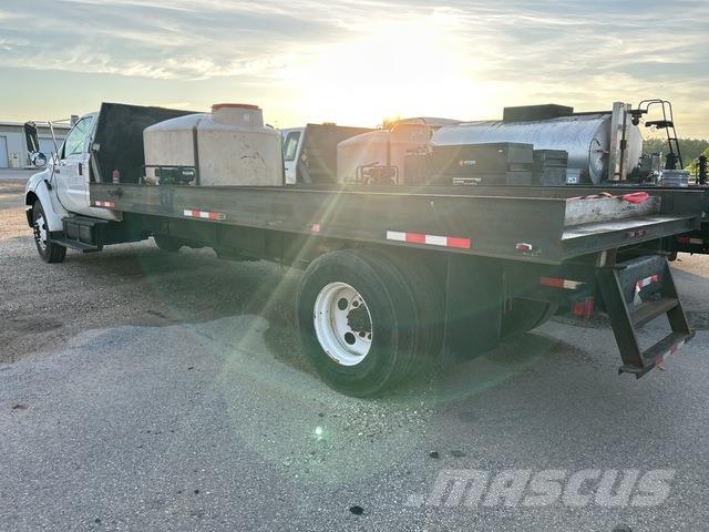 Ford F-750 Flakbilar