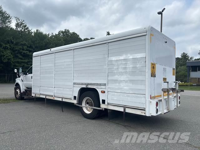 Ford F-750 Lastbilar för dryckesleveranser