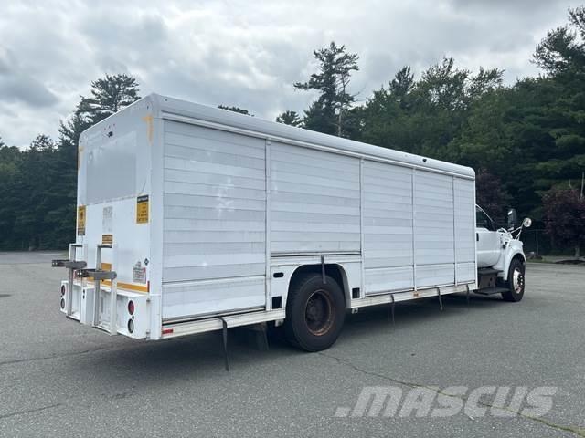 Ford F-750 Lastbilar för dryckesleveranser