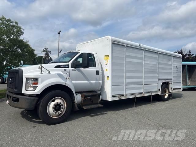 Ford F-750 Lastbilar för dryckesleveranser