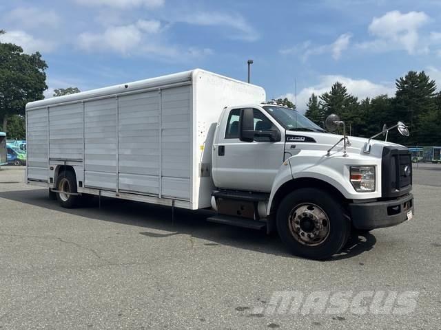 Ford F-750 Lastbilar för dryckesleveranser