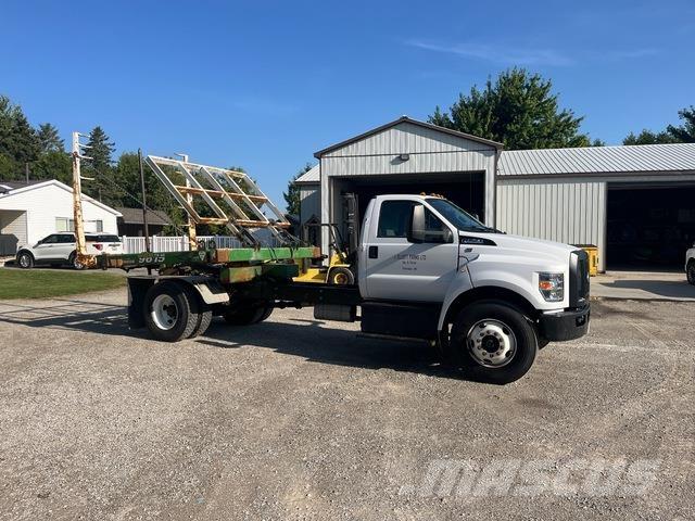 Ford F-750 Hytter och interiör