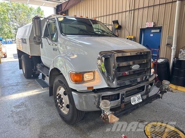Ford F-750 Vattentankbilar