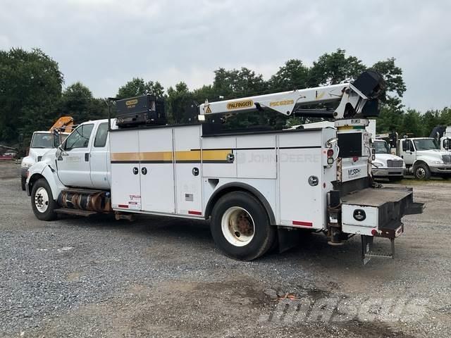 Ford F-750 Plogbilar