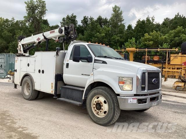 Ford F-750 Plogbilar