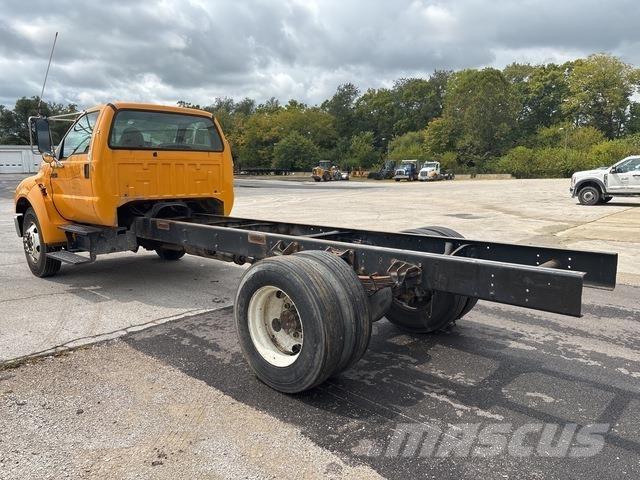 Ford F-750 Hytter och interiör