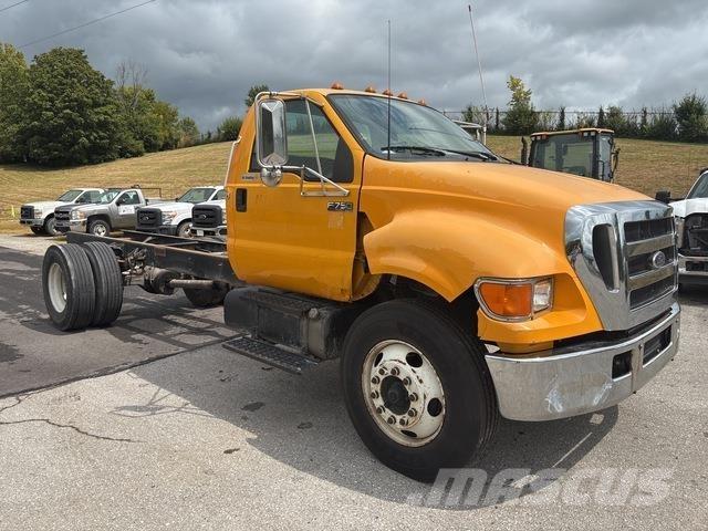 Ford F-750 Hytter och interiör