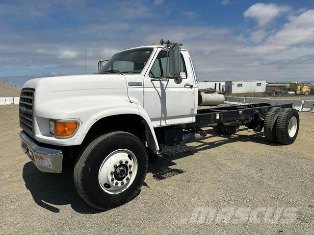 Ford F-800 Hytter och interiör