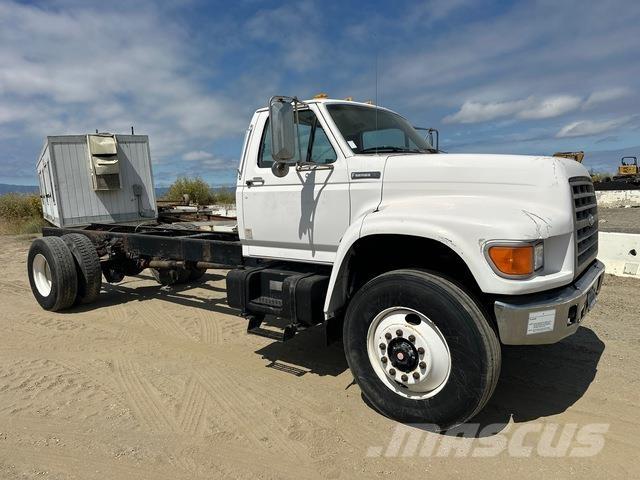 Ford F-800 Hytter och interiör