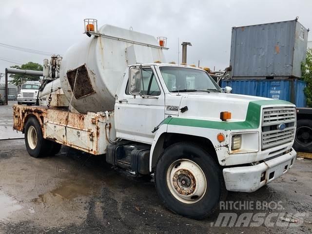 Ford F700 Entreprenad - Övrigt