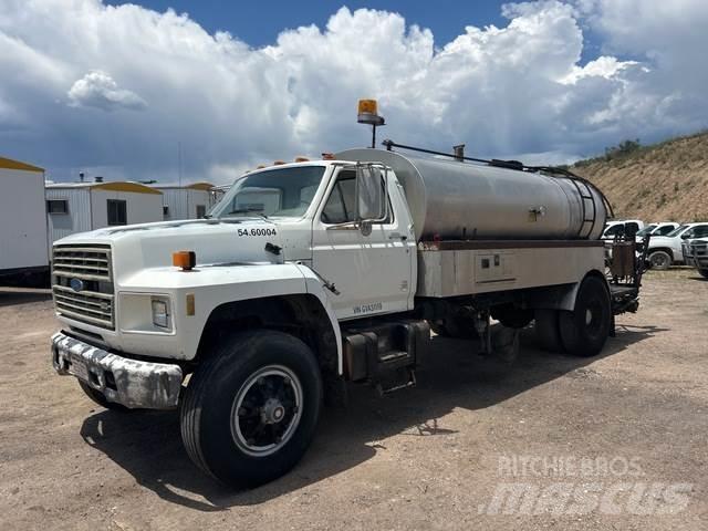 Ford F700 Cementbil