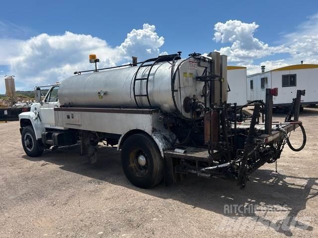 Ford F700 Cementbil
