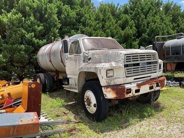 Ford F700 Tankbilar