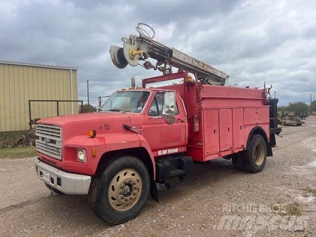 Ford F800 Flakbilar/Pickuper