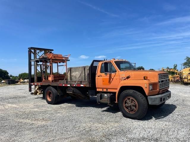 Ford F800 Plogbilar