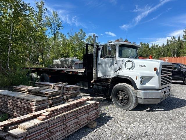 Ford L8000 Bärgningsbilar