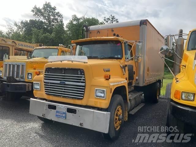 Ford L8000F Skåpbilar