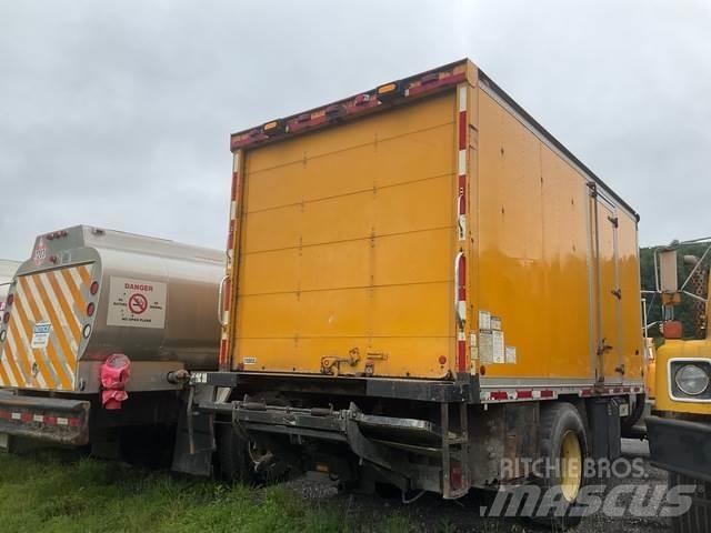 Ford L8000F Skåpbilar