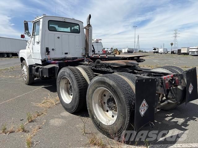 Ford L9000 Dragbilar