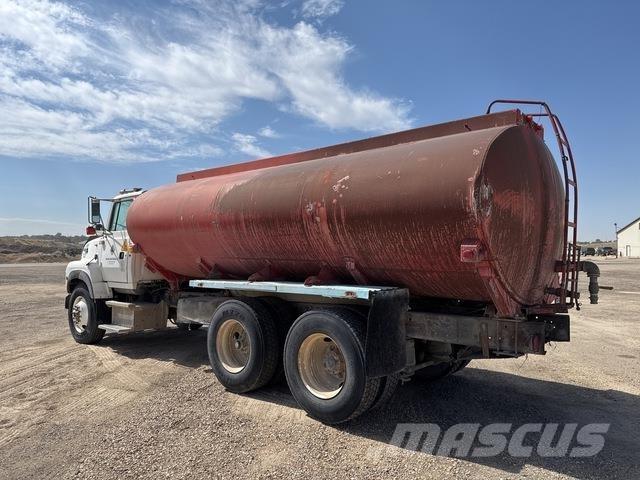 Ford L9000 Vattentankbilar