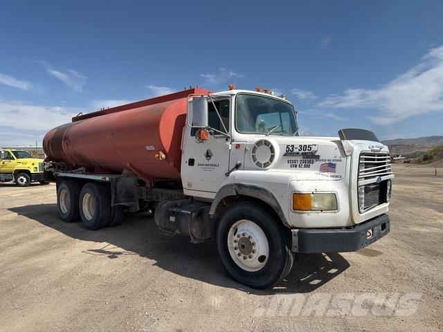 Ford L9000 Vattentankbilar