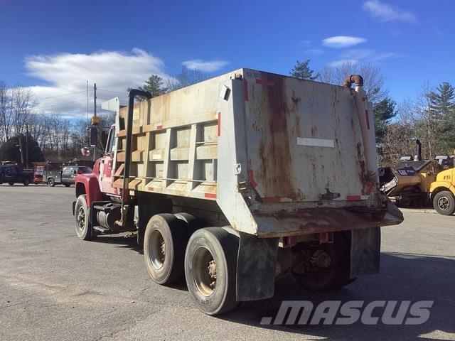 Ford L9000 Vattentankbilar