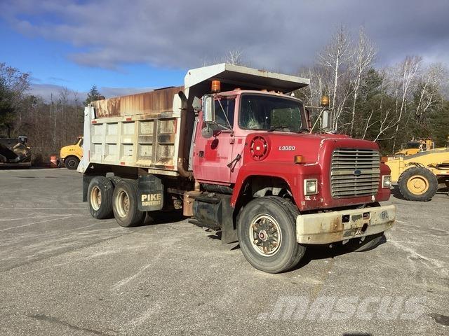 Ford L9000 Vattentankbilar