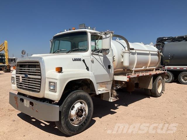 Ford LN8000F Slamsugningsbil