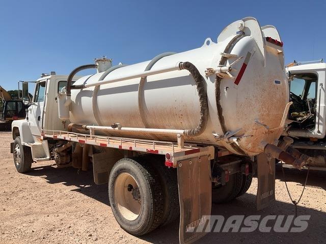 Ford LN8000F Slamsugningsbil
