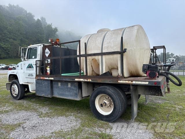 Ford LNT8000 Tankbilar