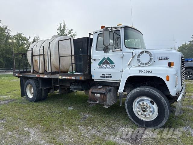 Ford LNT8000 Tankbilar