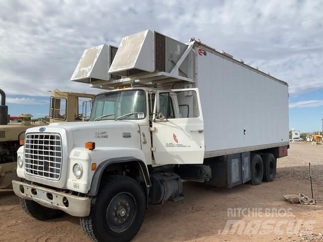 Ford LT8000 Lätta skåpbilar