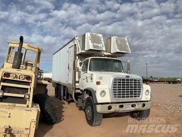 Ford LT8000 Lätta skåpbilar