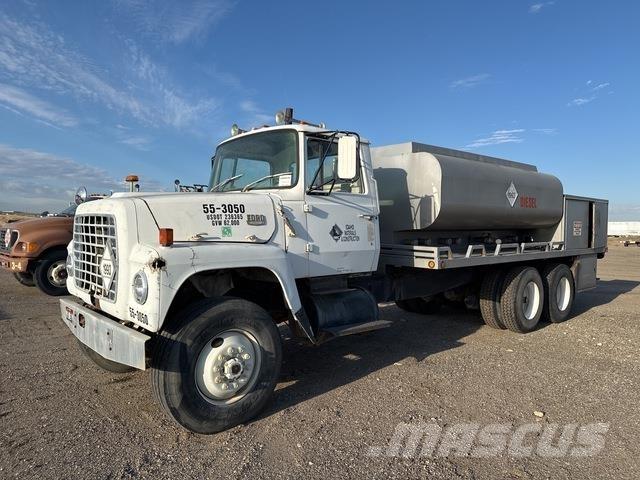 Ford LT8000 Tankbilar