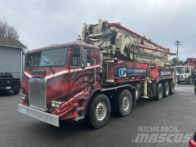 Freightliner  Lastbilar med betongpump