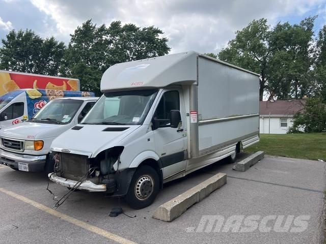 Freightliner  Lätta skåpbilar
