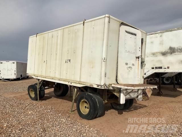 Fruehauf M244 Skåpsläp