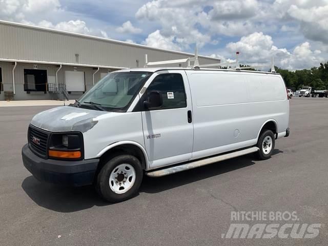 GMC Savana Lätta skåpbilar