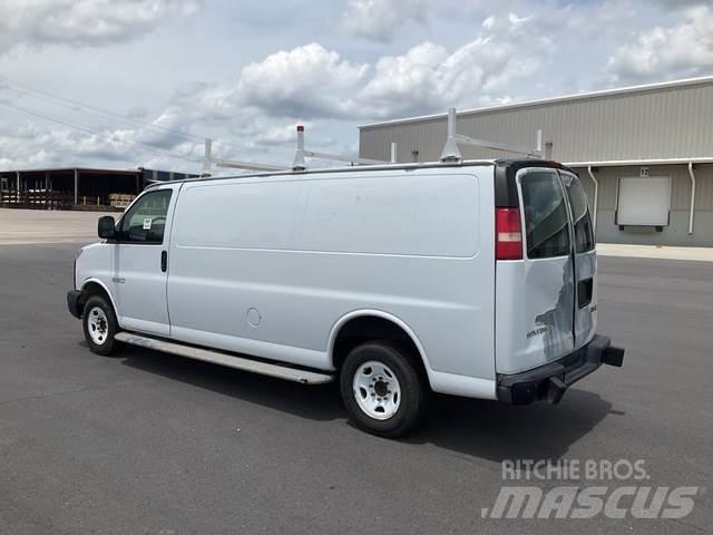 GMC Savana Lätta skåpbilar
