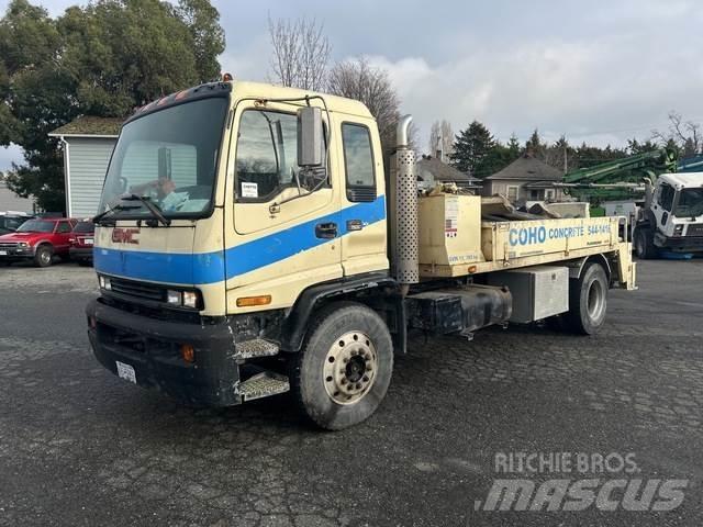 GMC T7500 Lastbilar med betongpump