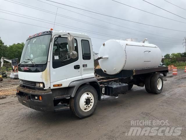 GMC T7500 Vattentankbilar